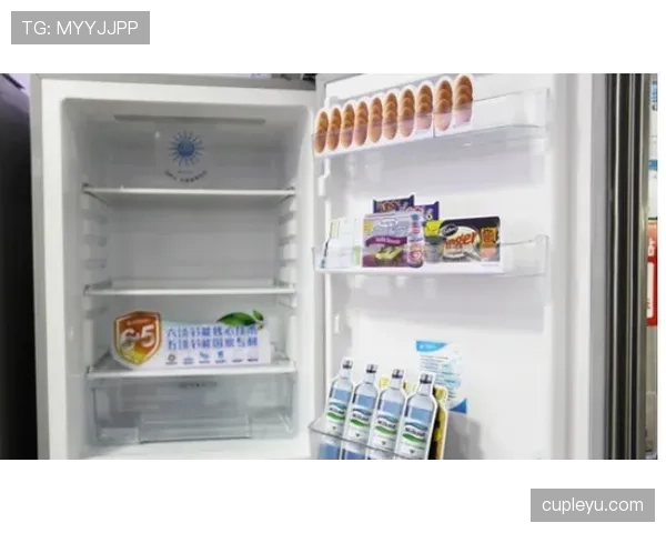 仲满家的冰箱里塞满了能量胶，连饮料都按训练时段分装